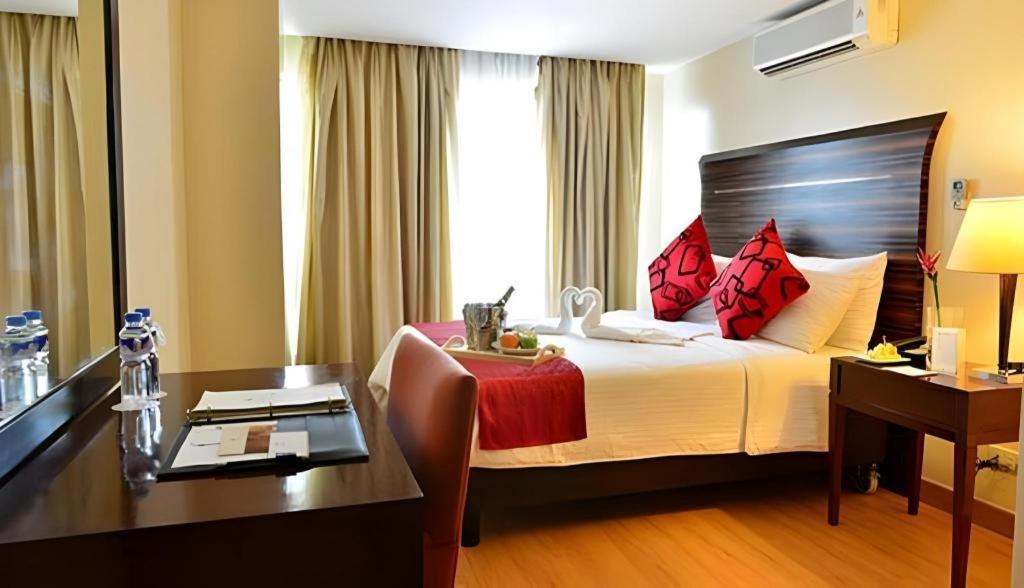 Lancaster Hotel Manila Mandaluyong Eksteriør billede