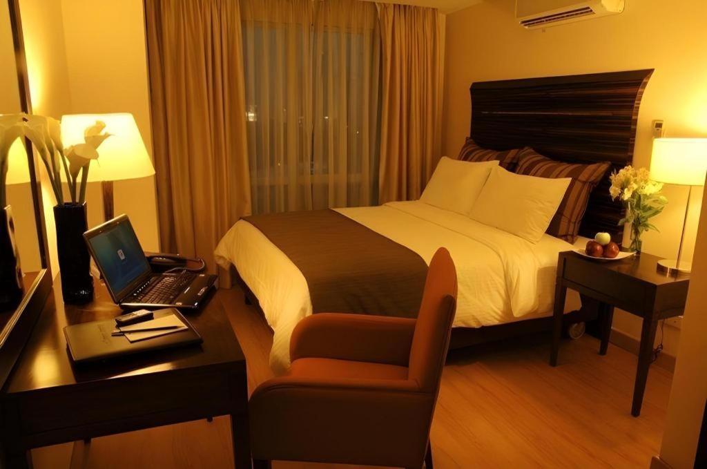 Lancaster Hotel Manila Mandaluyong Eksteriør billede
