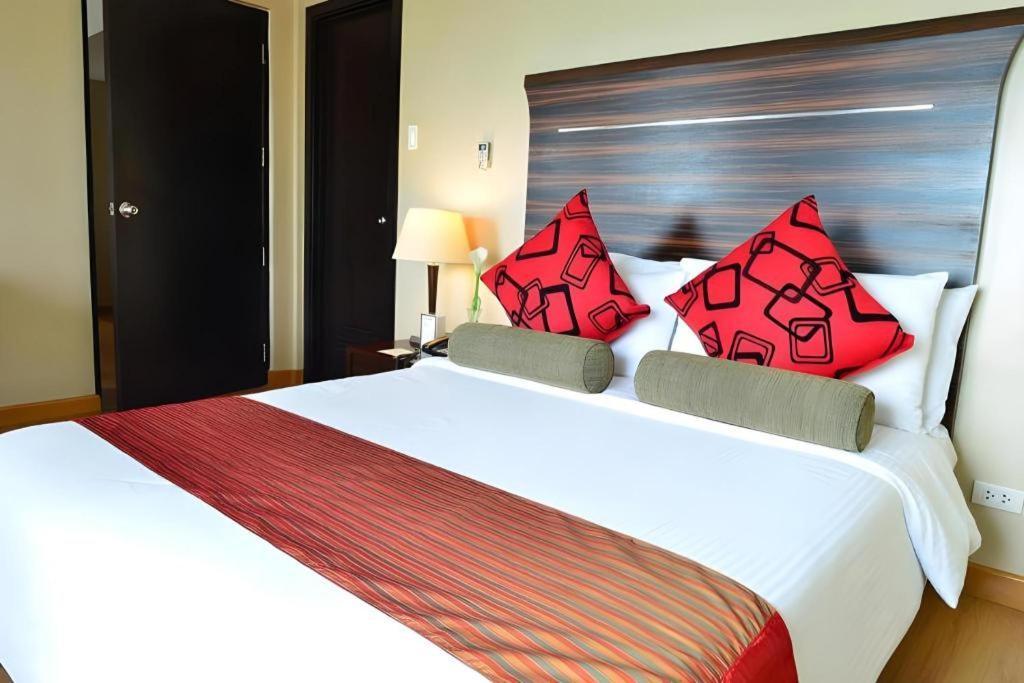 Lancaster Hotel Manila Mandaluyong Eksteriør billede