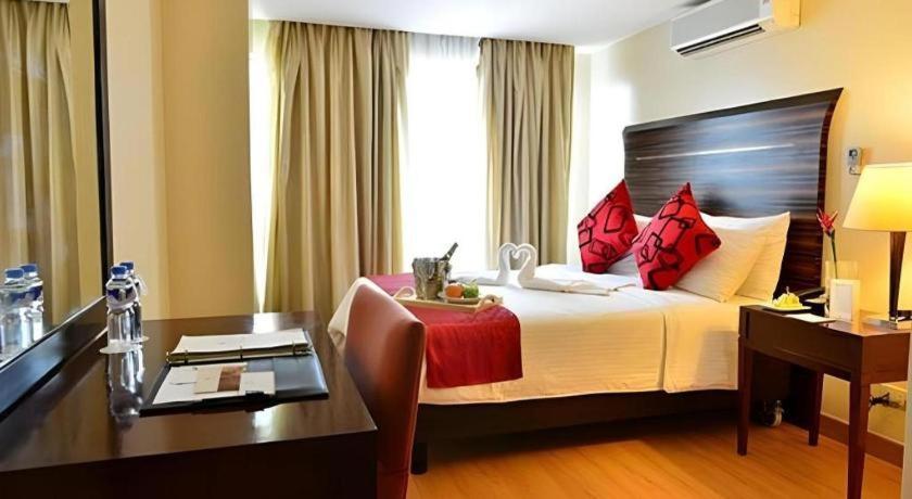 Lancaster Hotel Manila Mandaluyong Eksteriør billede