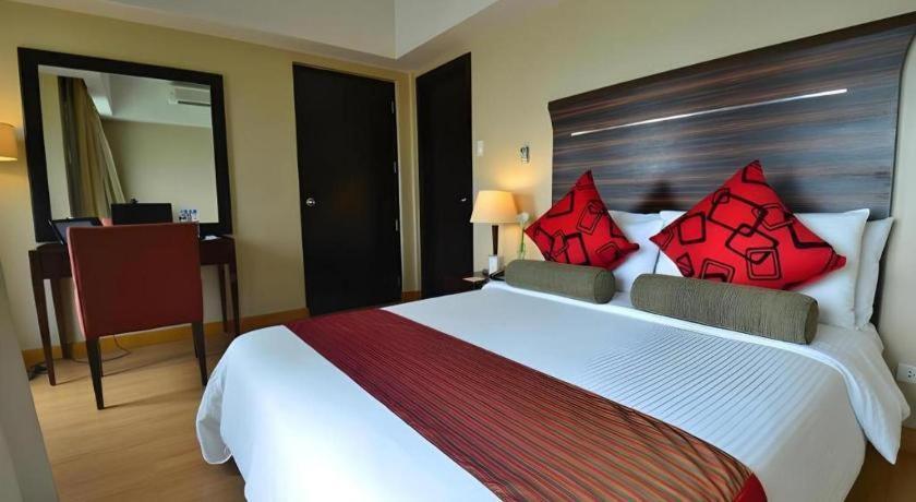 Lancaster Hotel Manila Mandaluyong Eksteriør billede